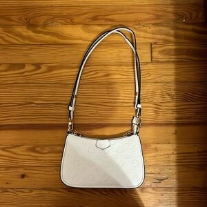 Louis Vuitton. White . Small handbag